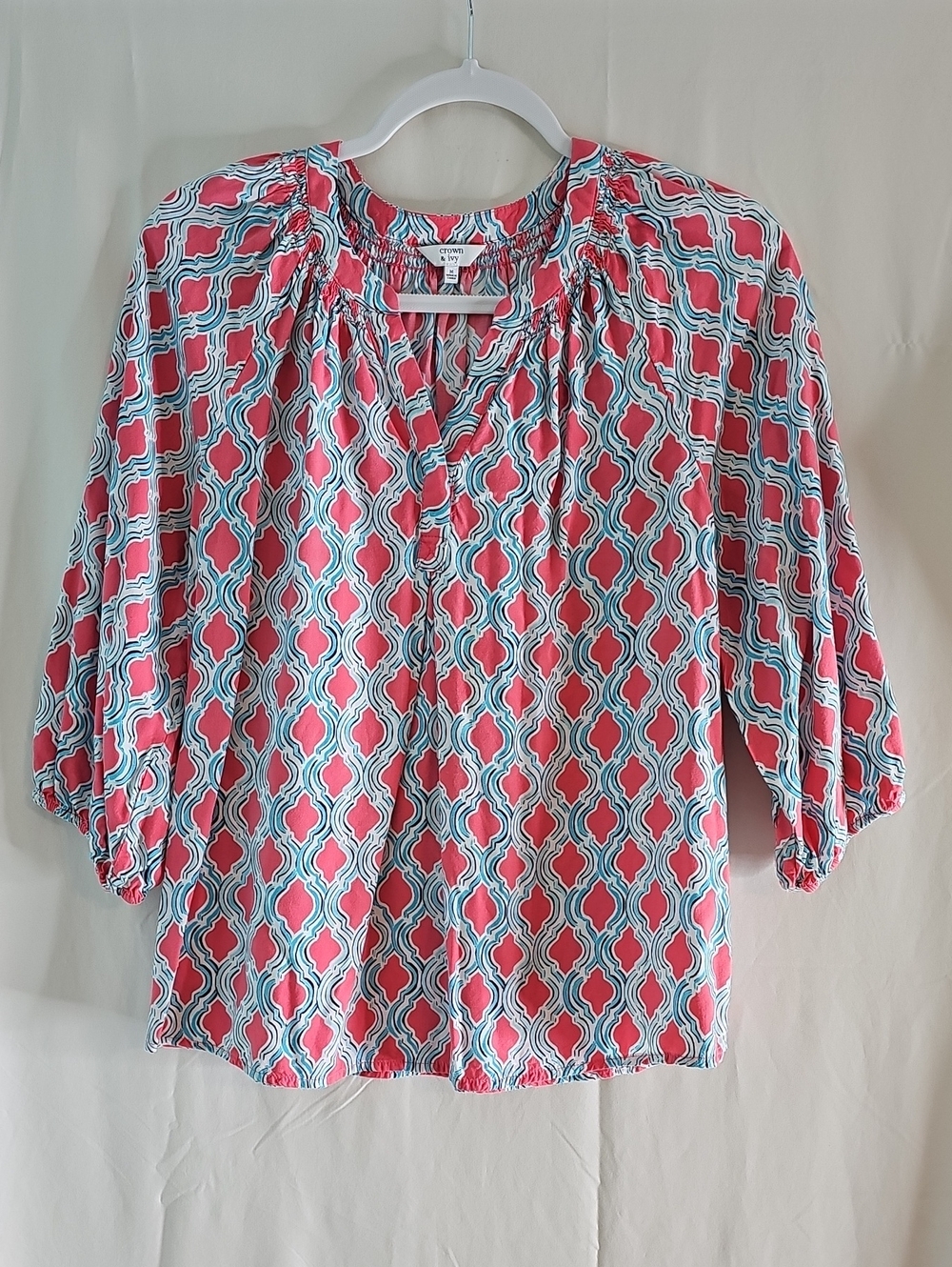 crown & ivy Coral Geo-Print Peasant Blouse